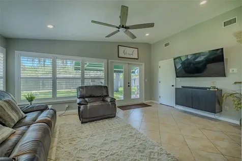 2532 Lake Ellen Lane Tampa FL 33618