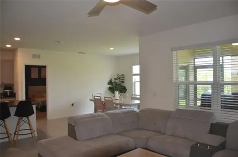 511 Noble Avenue Davenport FL 33837