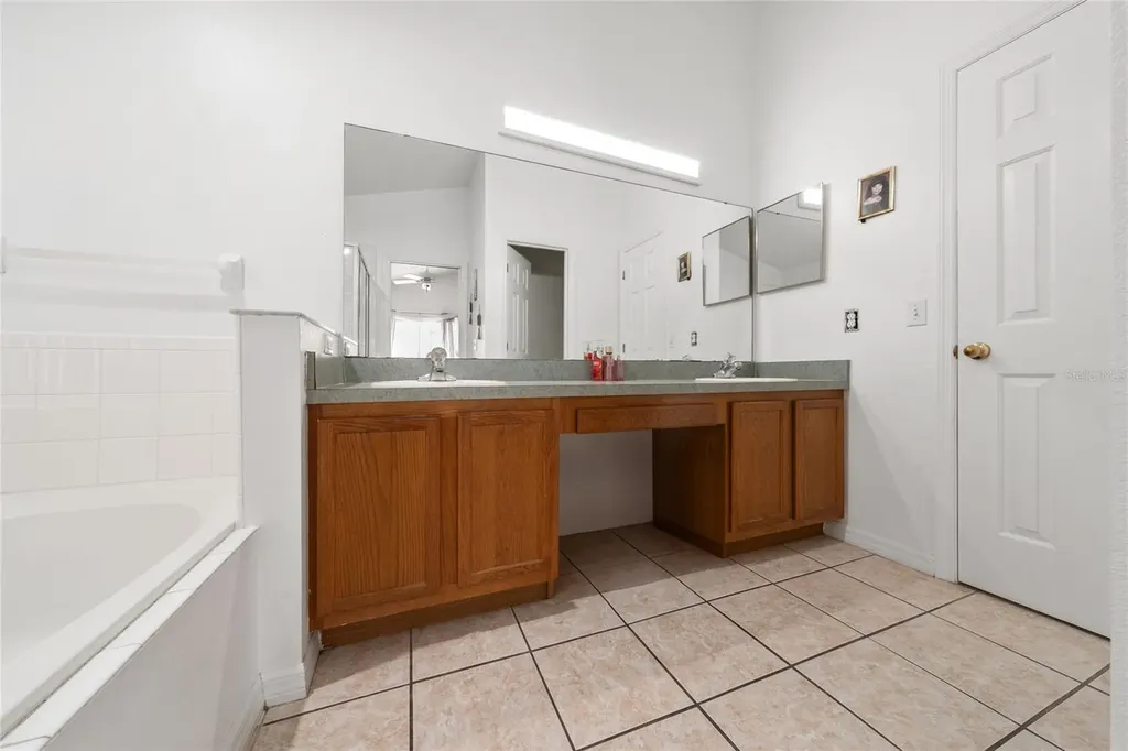 232 Lake Shore Parkway Davenport FL 33896