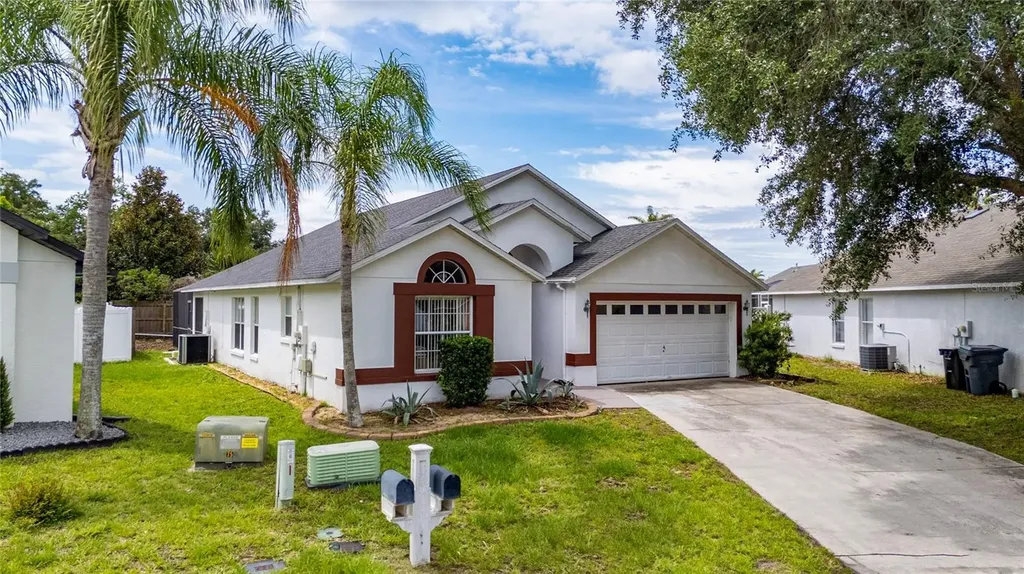 232 Lake Shore Parkway Davenport FL 33896