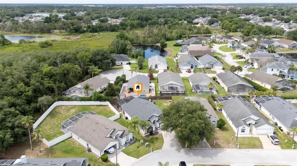 232 Lake Shore Parkway Davenport FL 33896