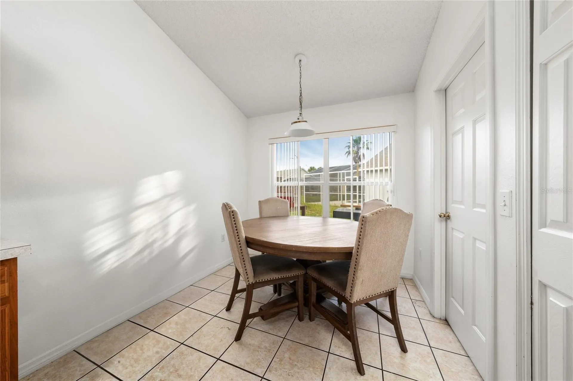 232 Lake Shore Parkway Davenport FL 33896