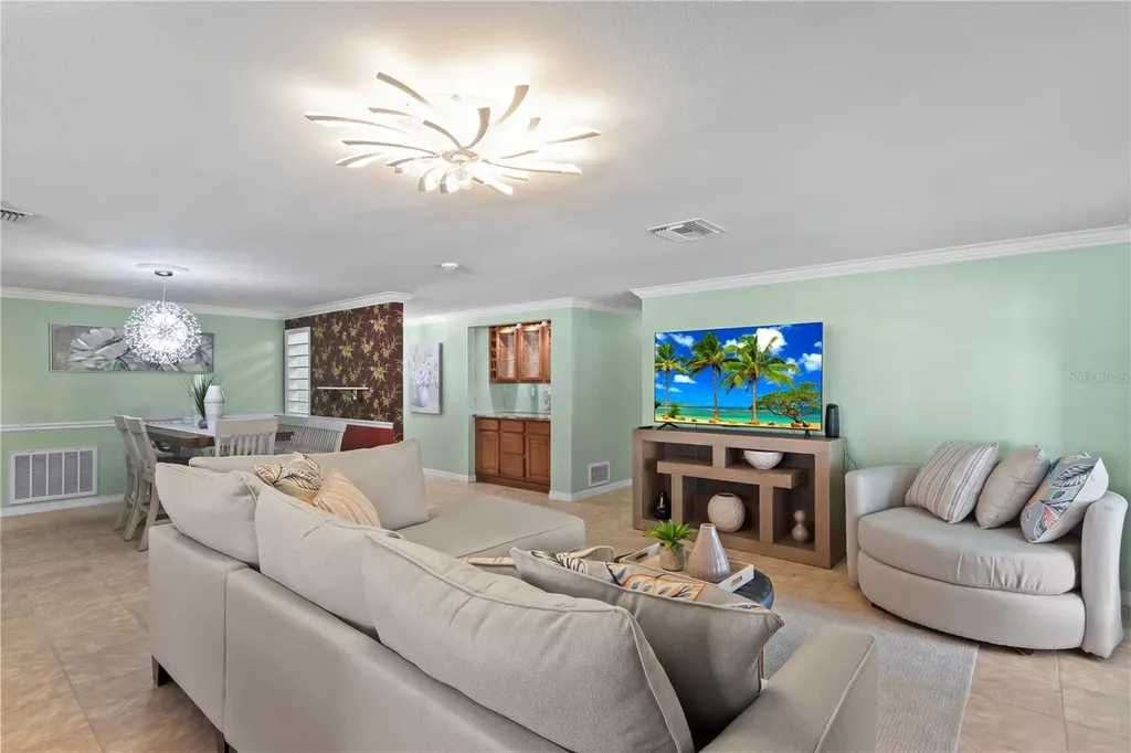 12352 83rd Avenue Seminole FL 33772