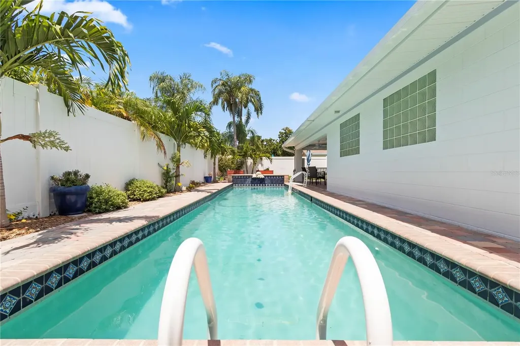 12352 83rd Avenue Seminole FL 33772