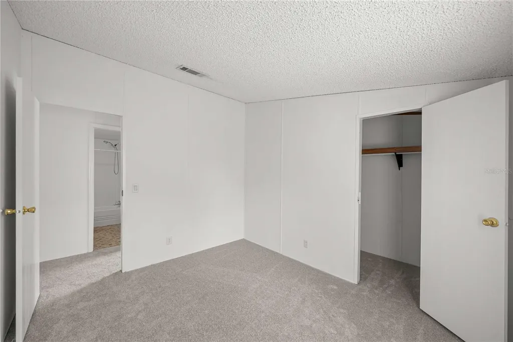 2011 NW 28th Court Ocala FL 34475