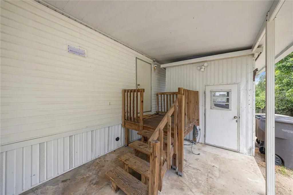 2011 NW 28th Court Ocala FL 34475