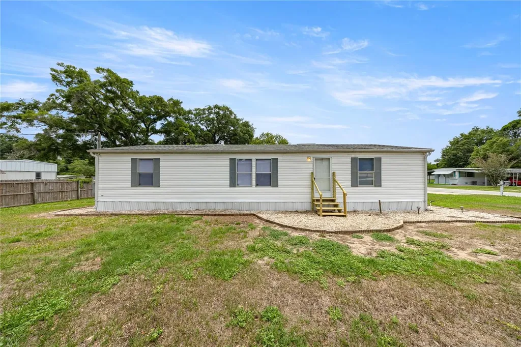 2011 NW 28th Court Ocala FL 34475