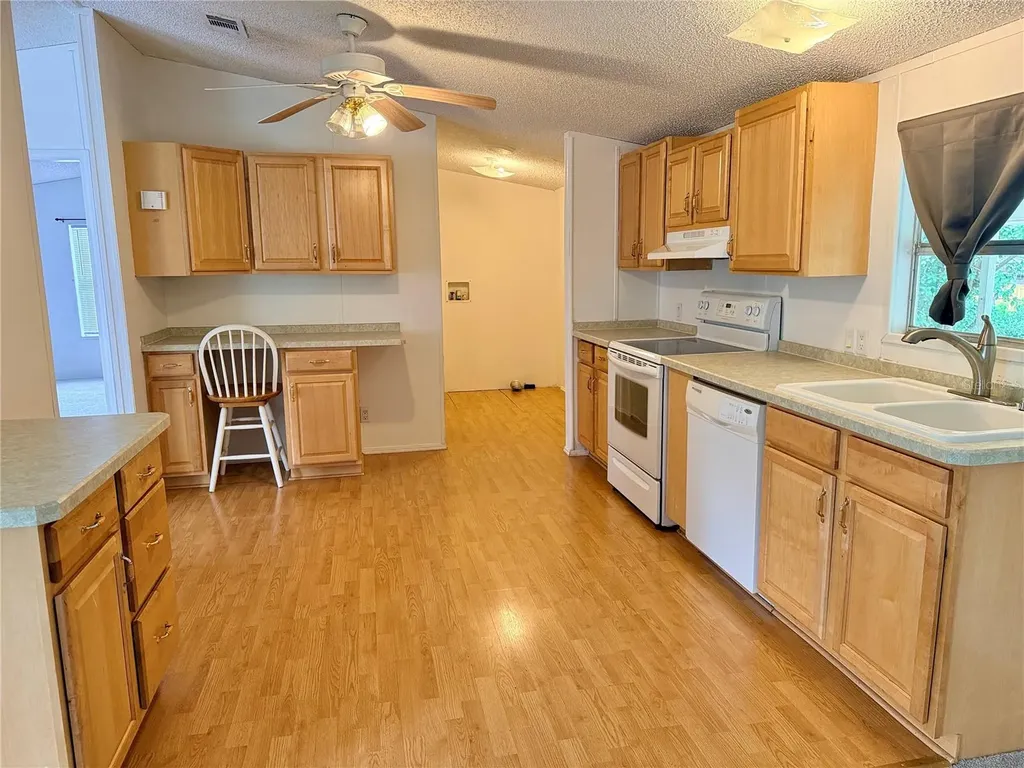 2011 NW 28th Court Ocala FL 34475