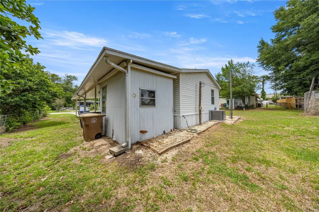 2011 NW 28th Court Ocala FL 34475