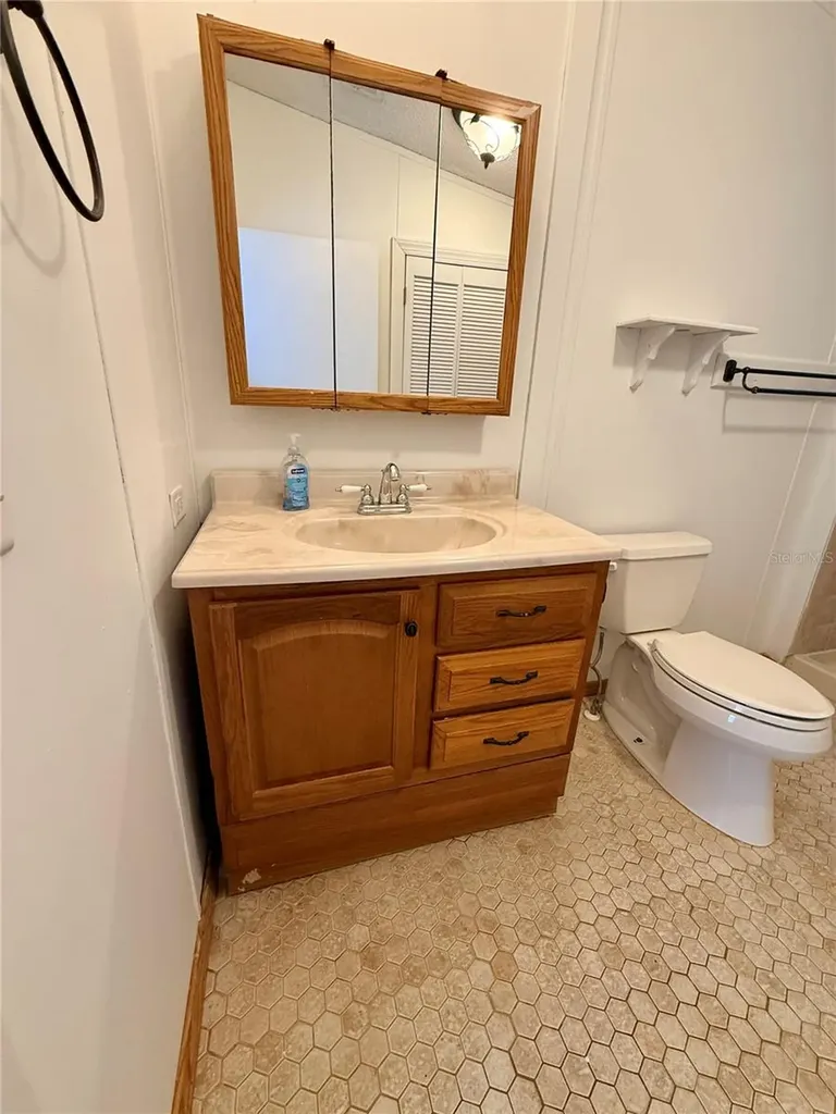 2011 NW 28th Court Ocala FL 34475