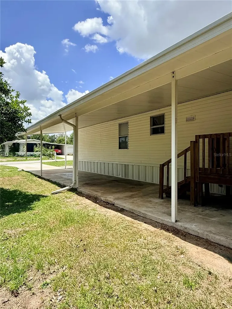 2011 NW 28th Court Ocala FL 34475