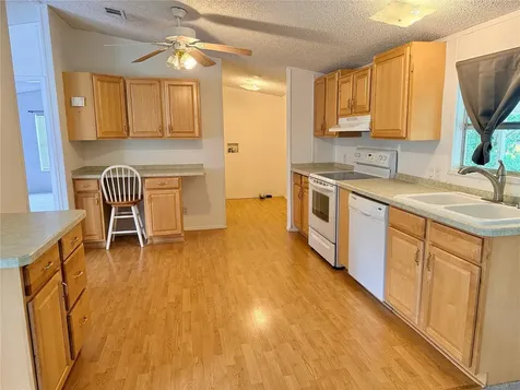 2011 NW 28th Court Ocala FL 34475