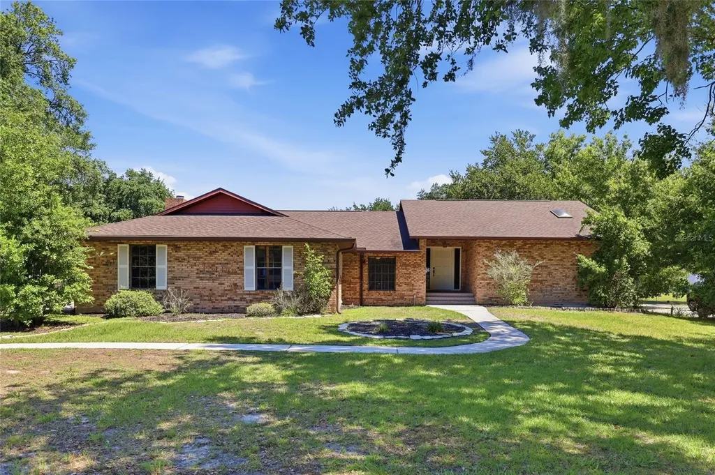 3021 Pinewood Court Kissimmee FL 34746