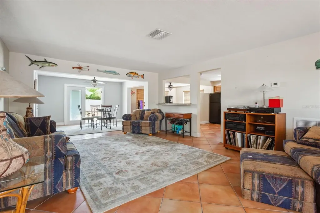 2132 Greenbriar Boulevard Clearwater FL 33763