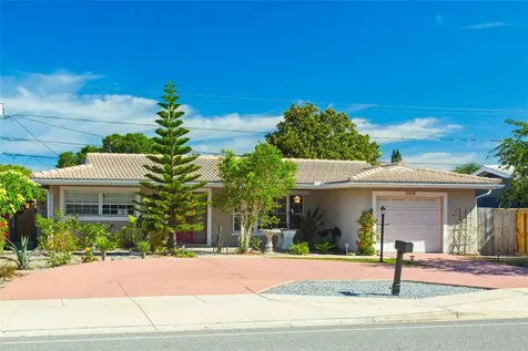 2132 Greenbriar Boulevard Clearwater FL 33763