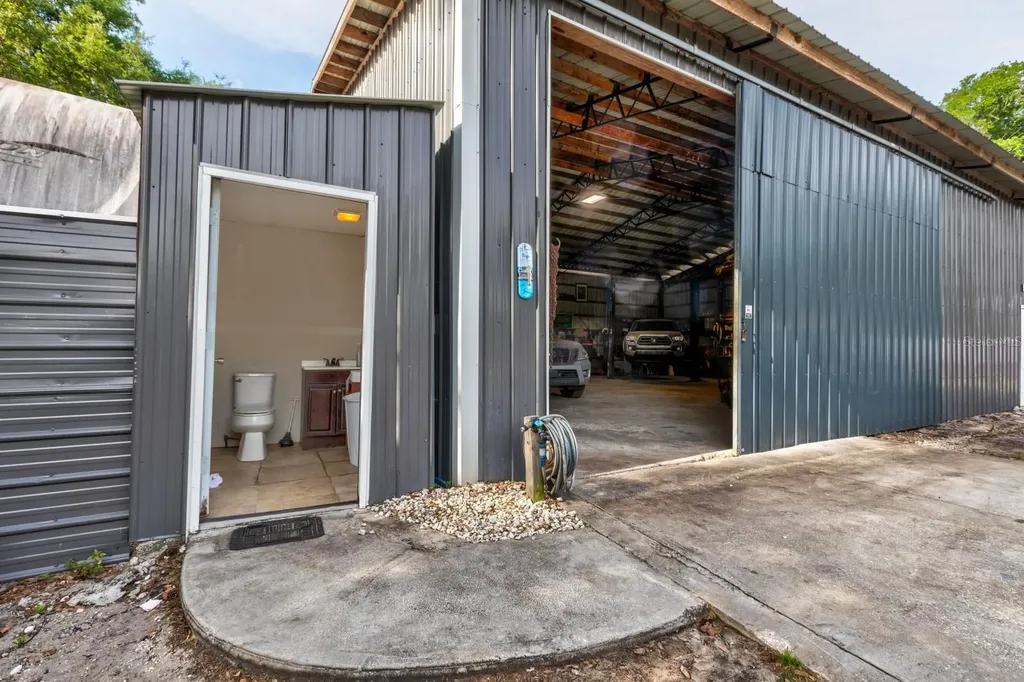 20024 State Road 44 Eustis FL 32736