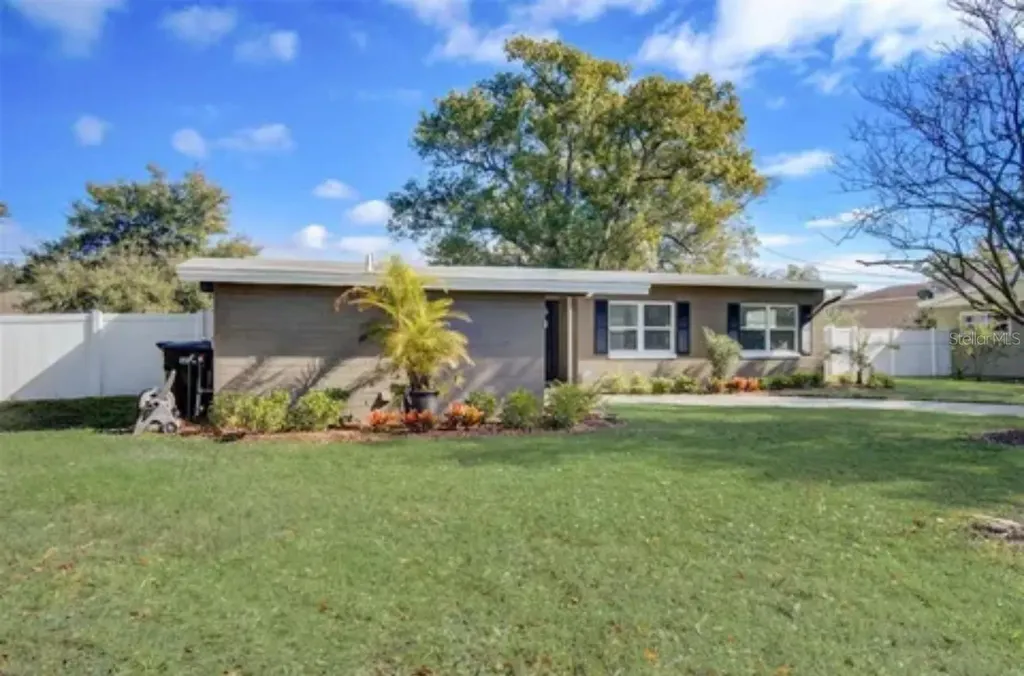 5205 Chenault Avenue Orlando FL 32839