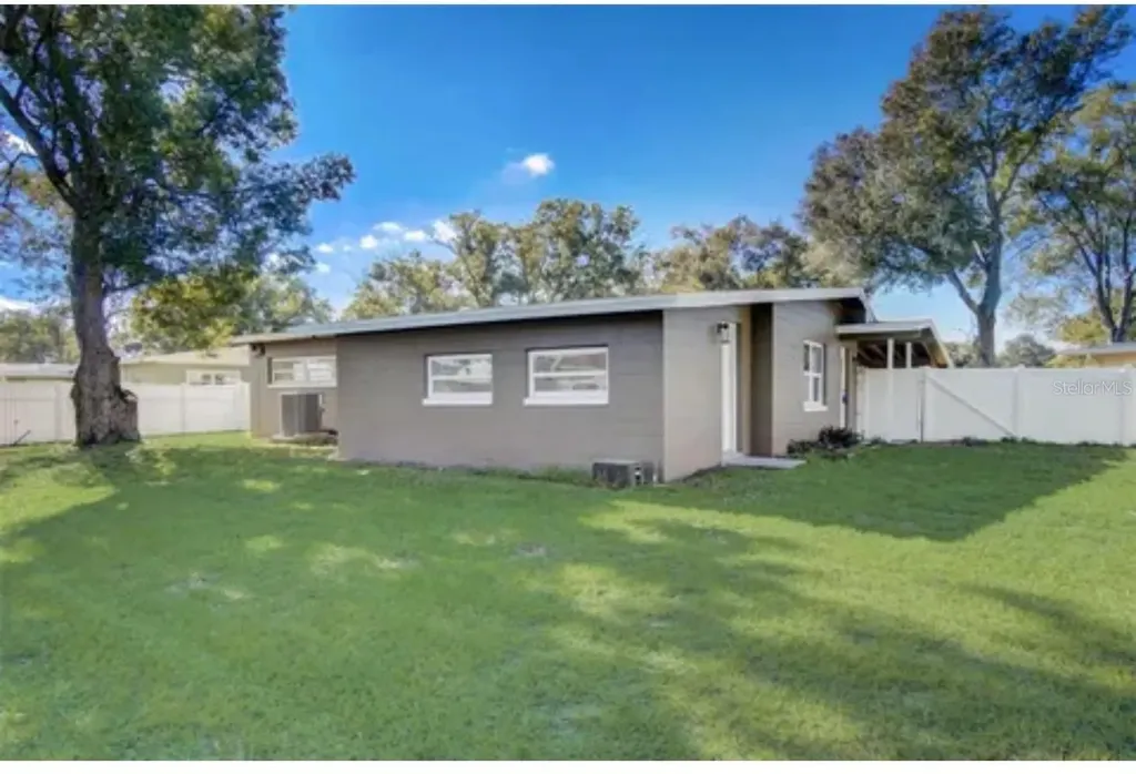 5205 Chenault Avenue Orlando FL 32839