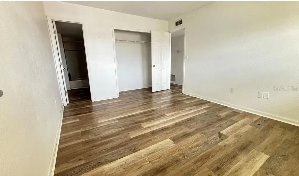 860 Sky Lake Circle Orlando FL 32809