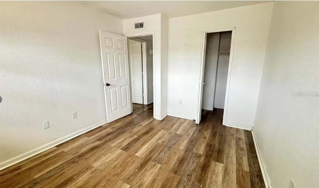 860 Sky Lake Circle Orlando FL 32809