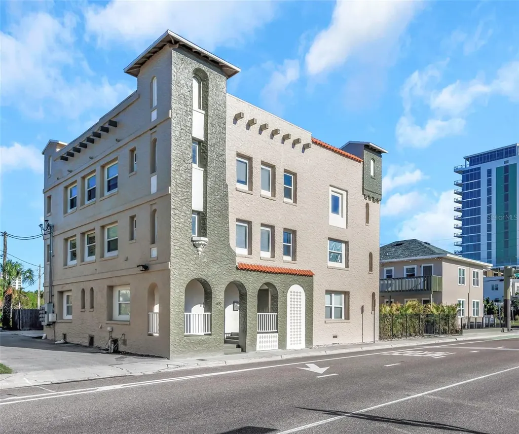 409 8th Street N St Petersburg FL 33701