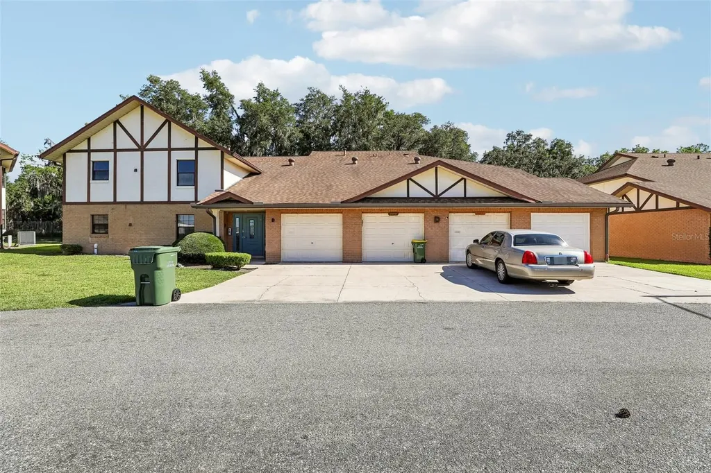 100 E Oak Terrace Drive Leesburg FL 34748