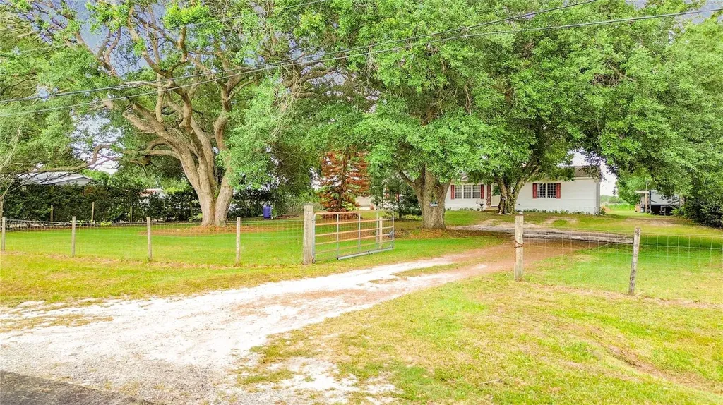 255 Grant Bass Road Kenansville FL 34739