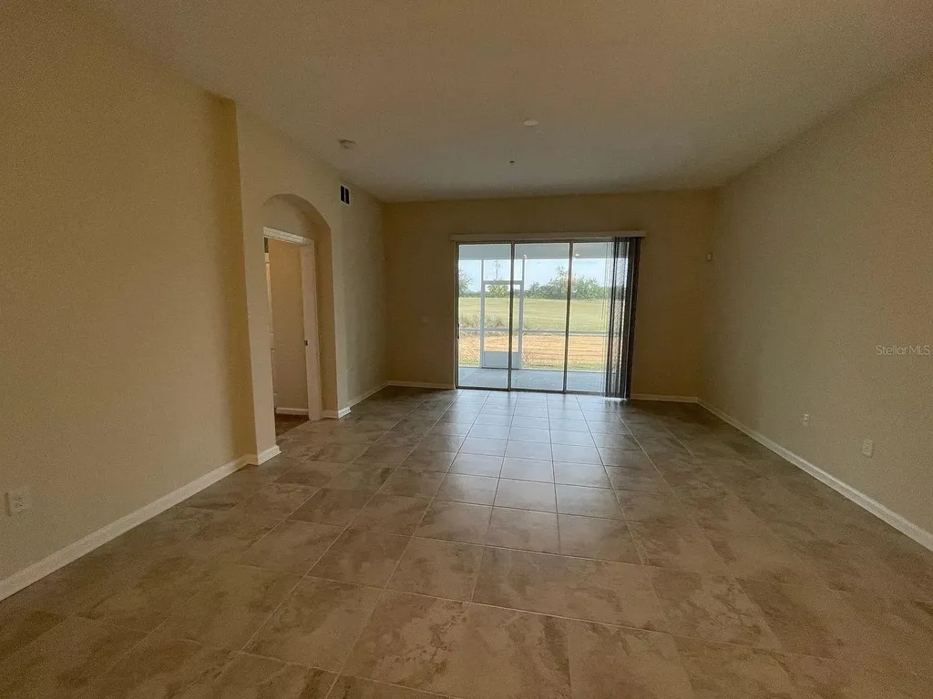 811 Ocean Course Avenue Davenport FL 33896