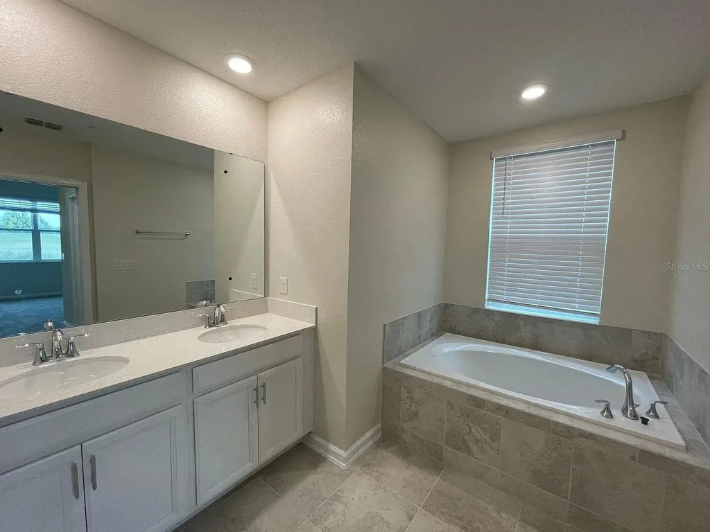 811 Ocean Course Avenue Davenport FL 33896