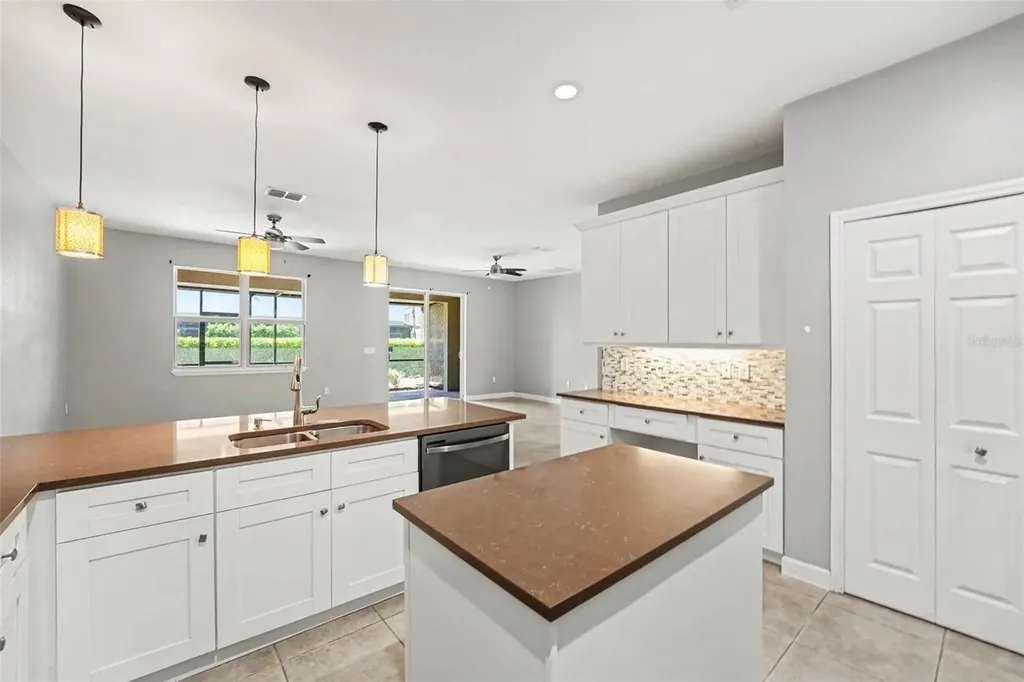 1264 Riserva Lane Palm Harbor FL 34683