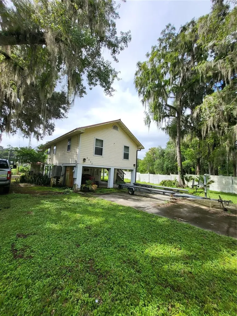 2377 NW 34th Place Lake Panasoffkee FL 33538