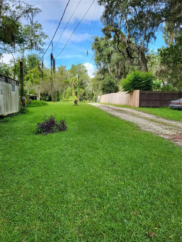 2377 NW 34th Place Lake Panasoffkee FL 33538