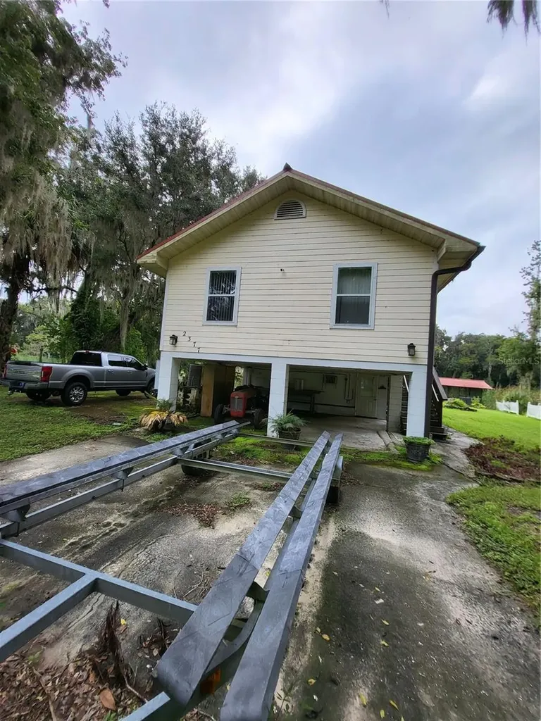 2377 NW 34th Place Lake Panasoffkee FL 33538