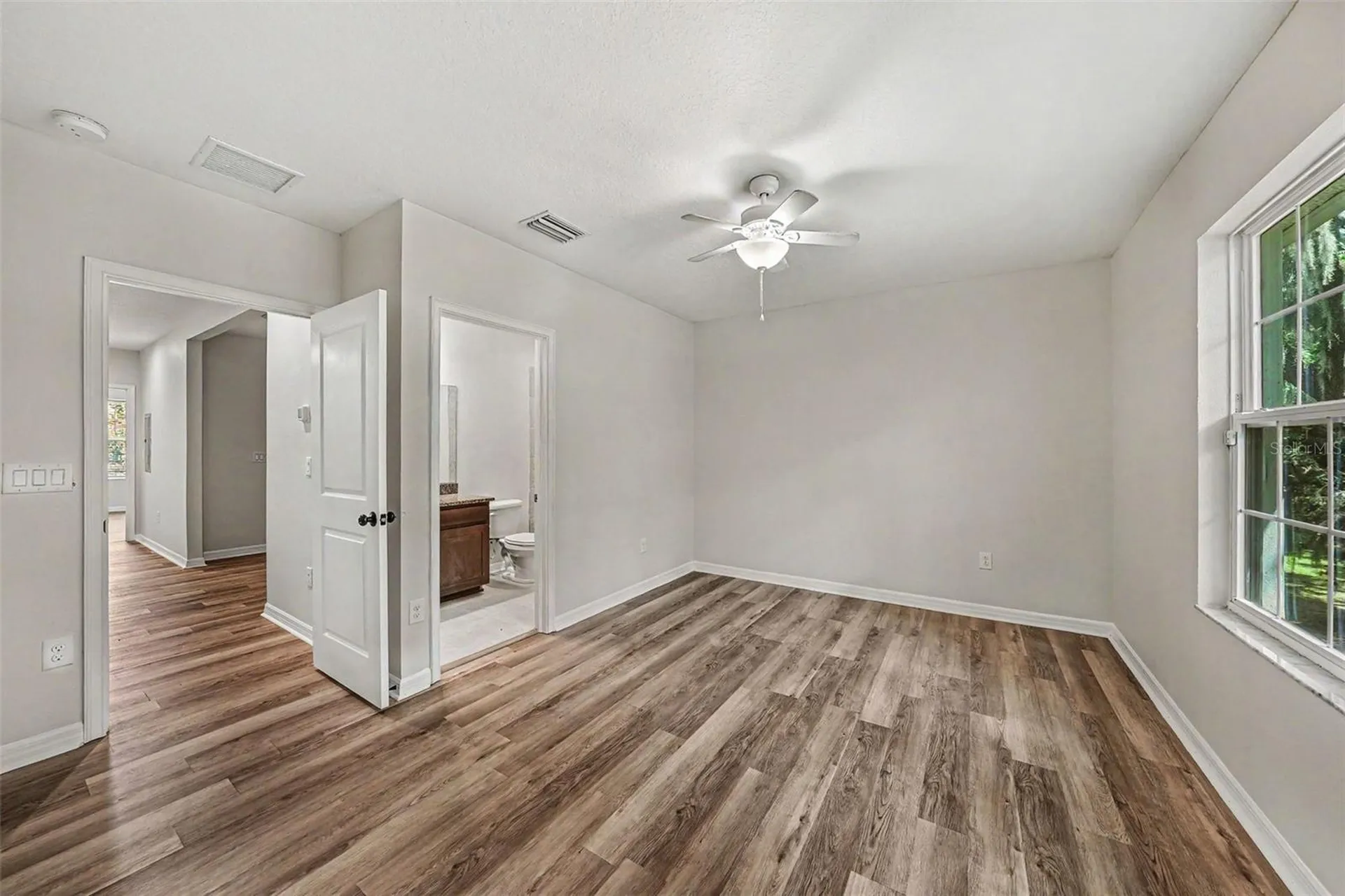 1124 Hillhurst Drive Wesley Chapel FL 33543