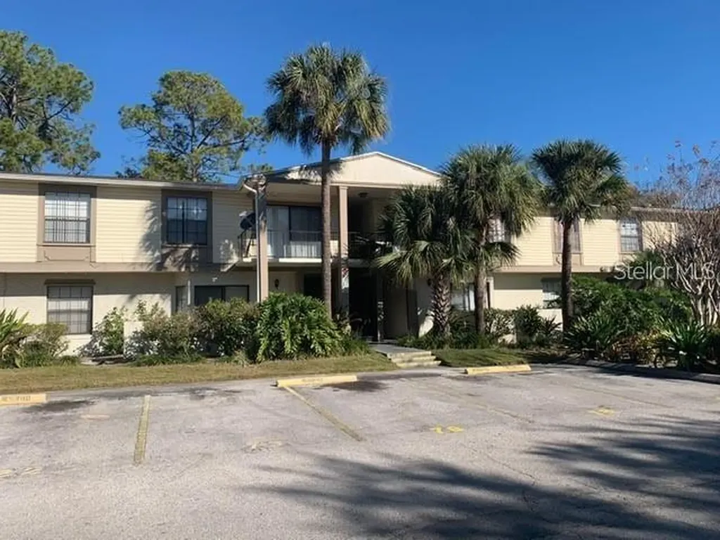 6043 Village Circle Orlando FL 32822