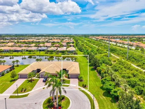 13913 Alafaya Street Venice FL 34293