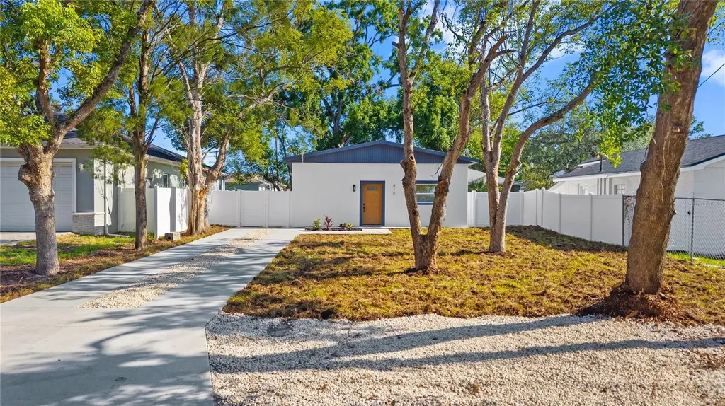 815 W Minnehaha Street Tampa FL 33604