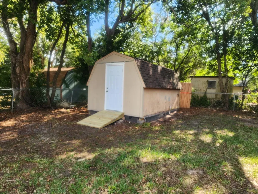 407 Louis Street Leesburg FL 34748