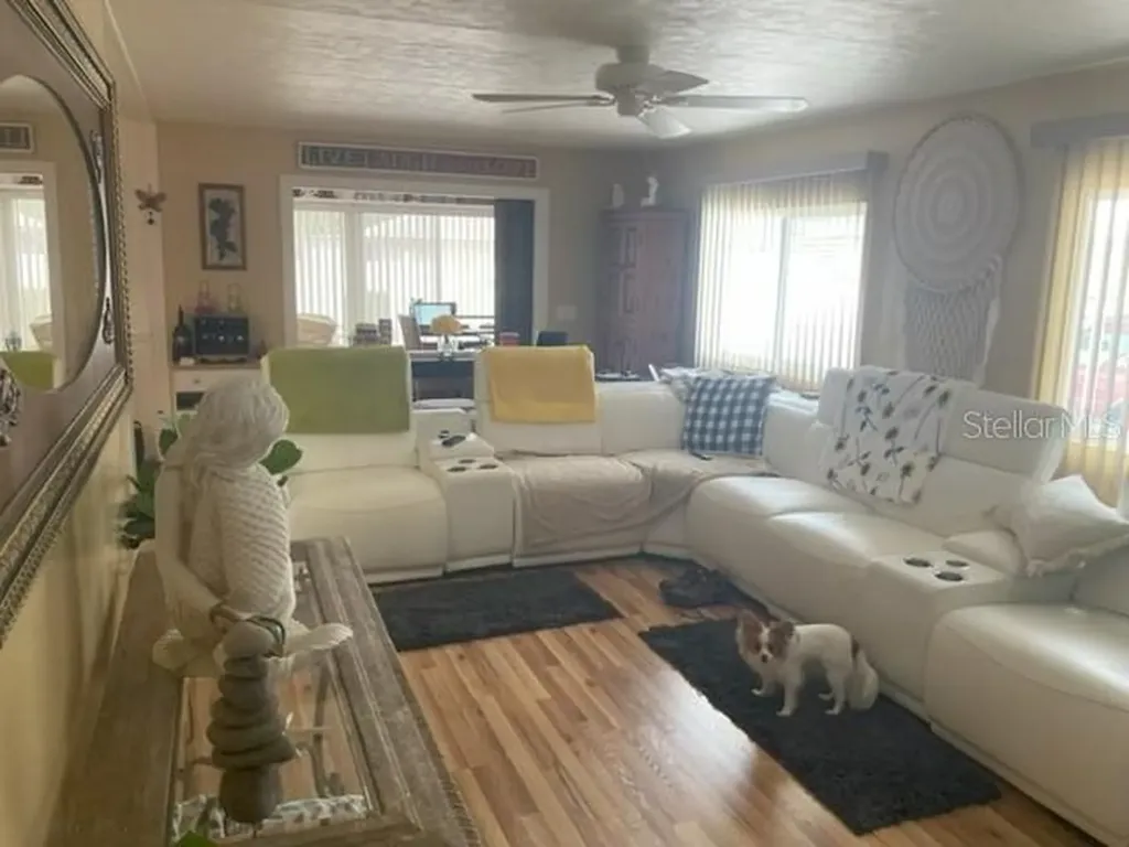 2107 Palma Sola Boulevard Bradenton FL 34209