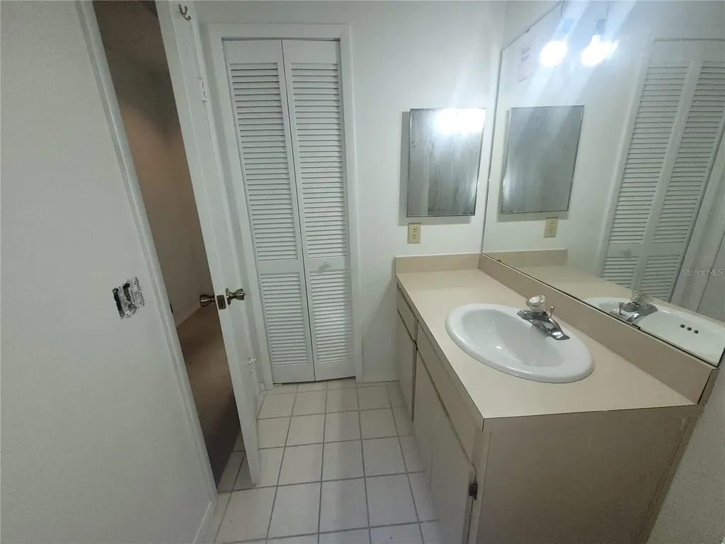 7125 Silvermill Drive Tampa FL 33635