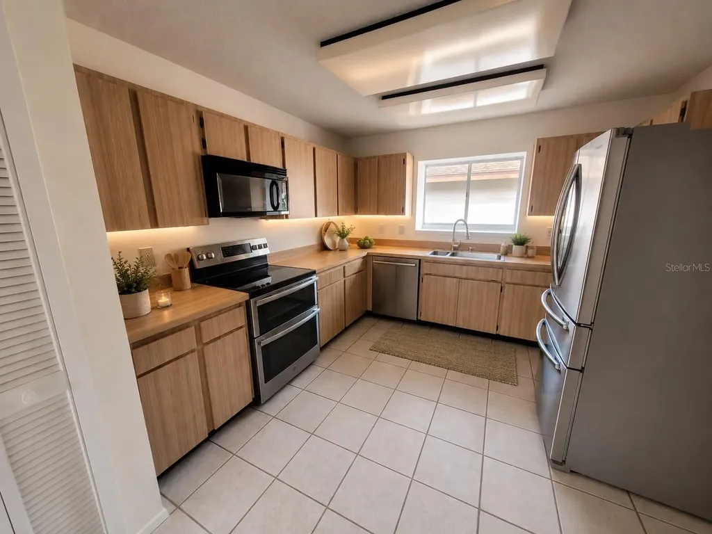 7125 Silvermill Drive Tampa FL 33635