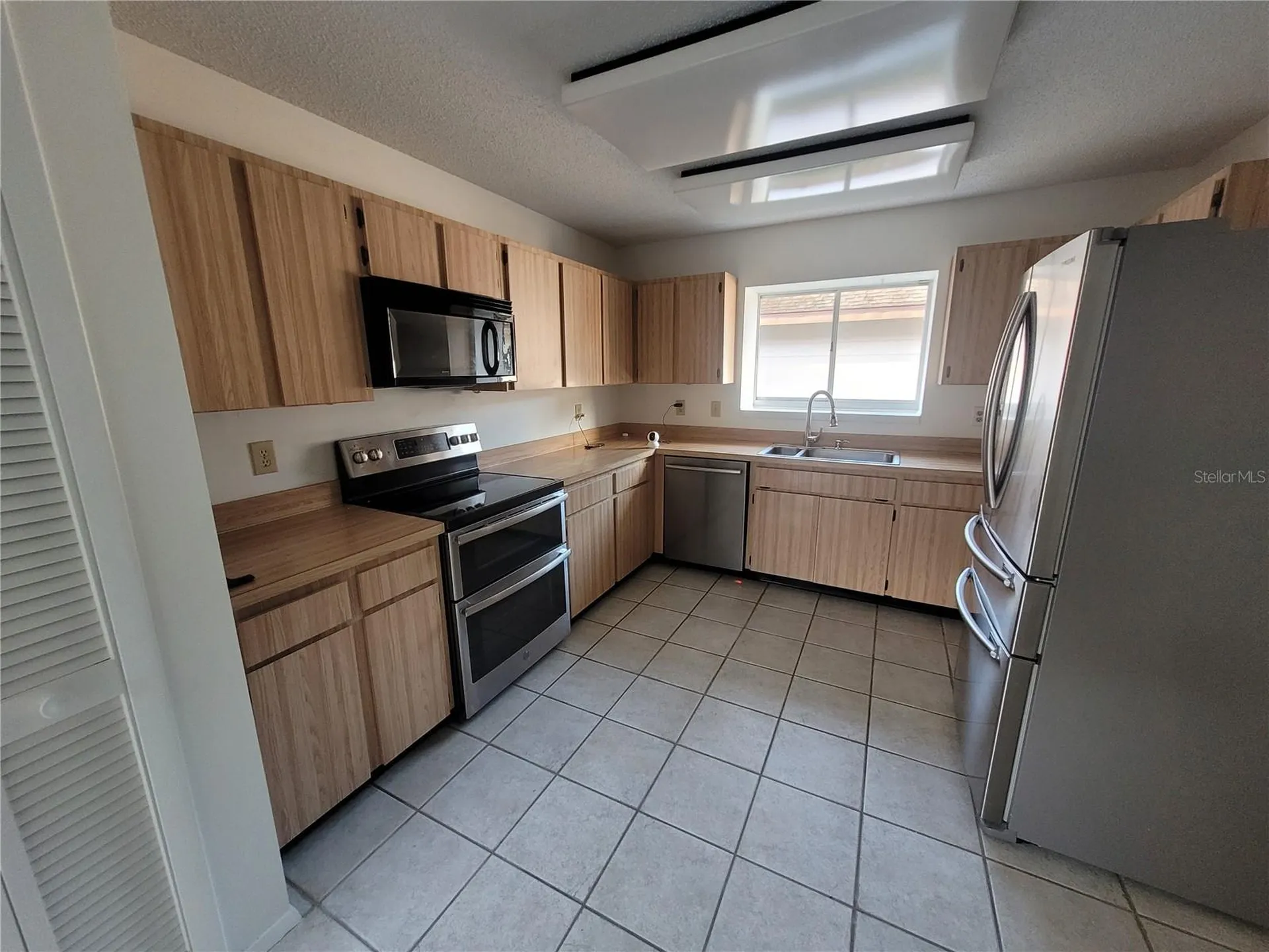 7125 Silvermill Drive Tampa FL 33635