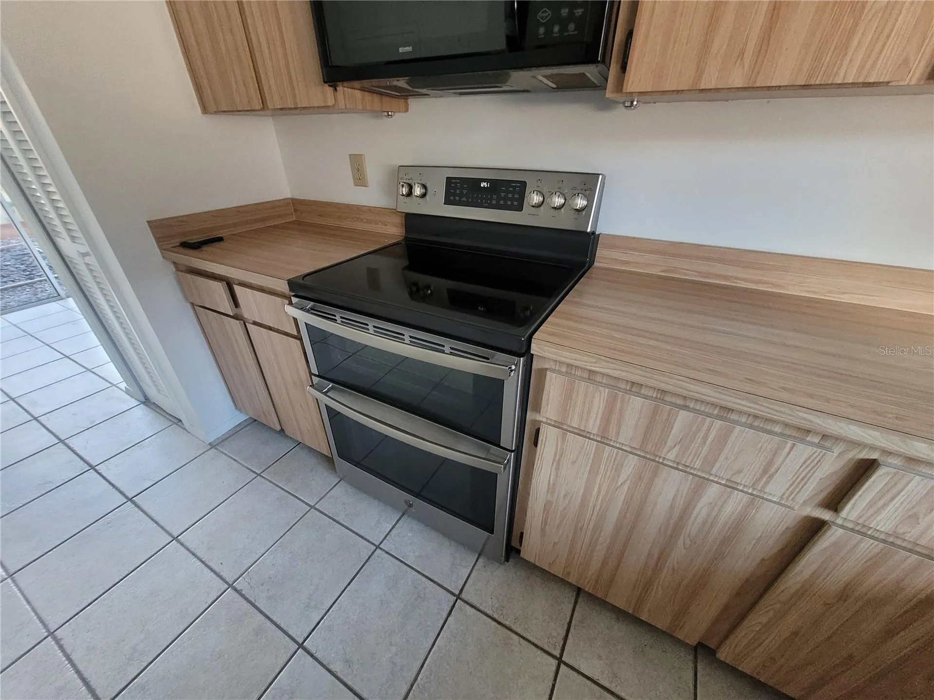 7125 Silvermill Drive Tampa FL 33635