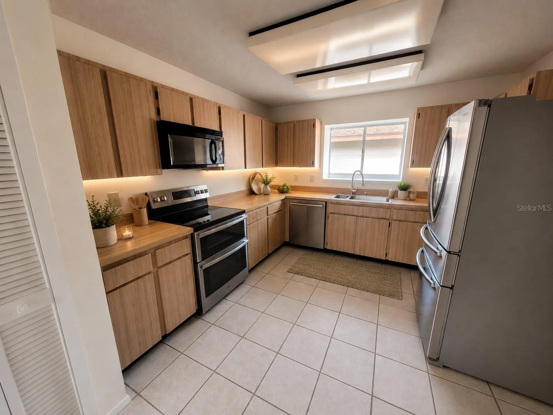 7125 Silvermill Drive Tampa FL 33635