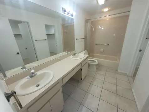 7125 Silvermill Drive Tampa FL 33635