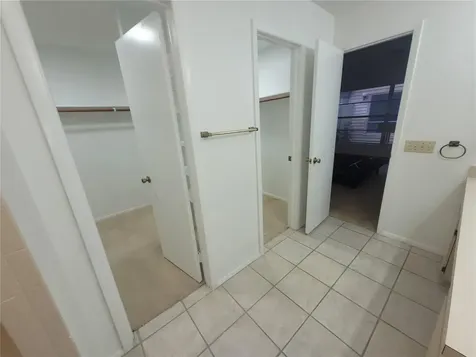 7125 Silvermill Drive Tampa FL 33635