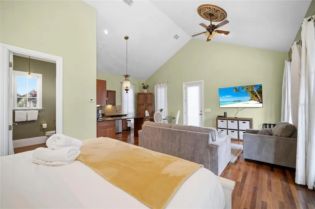 6438 Hollywood Boulevard Sarasota FL 34231