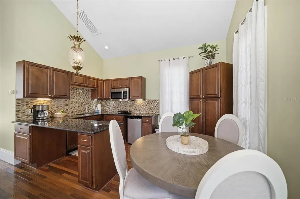 6438 Hollywood Boulevard Sarasota FL 34231