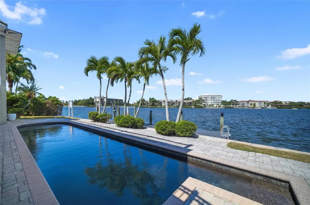 6438 Hollywood Boulevard Sarasota FL 34231