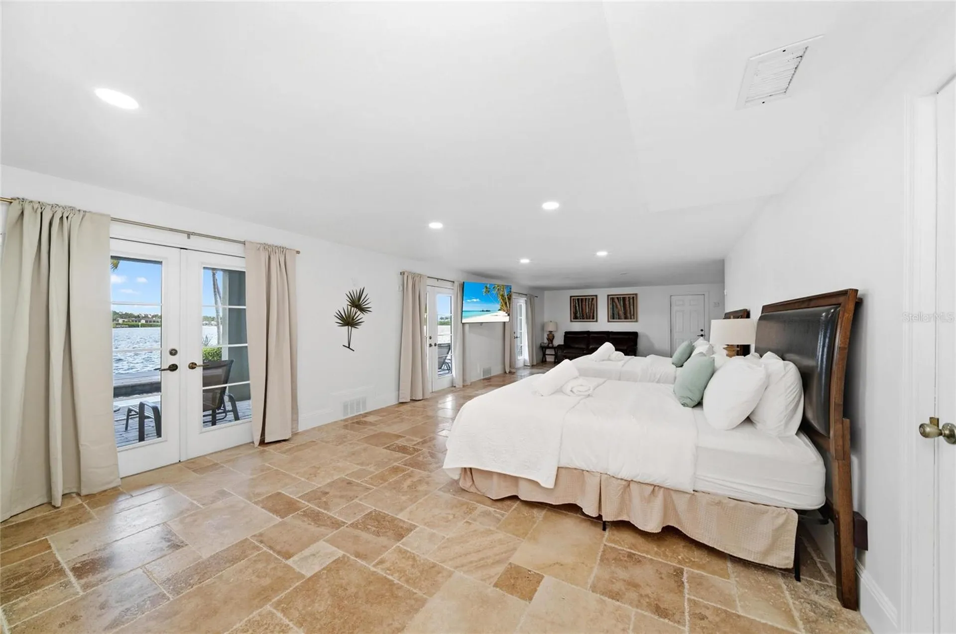 6438 Hollywood Boulevard Sarasota FL 34231